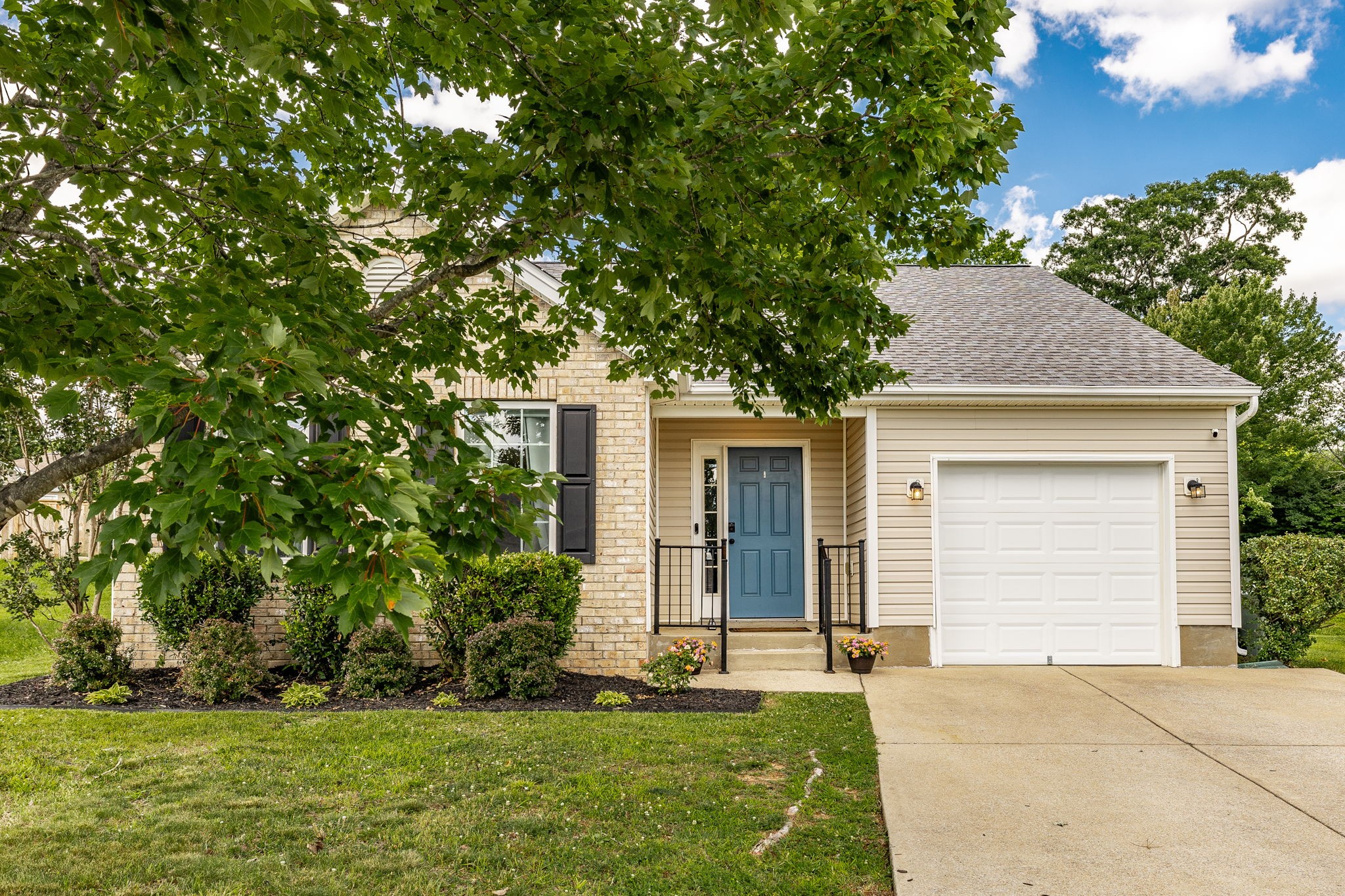 110 Dimaggio Drive Springfield, TN 37172 - Photo 3 of 41