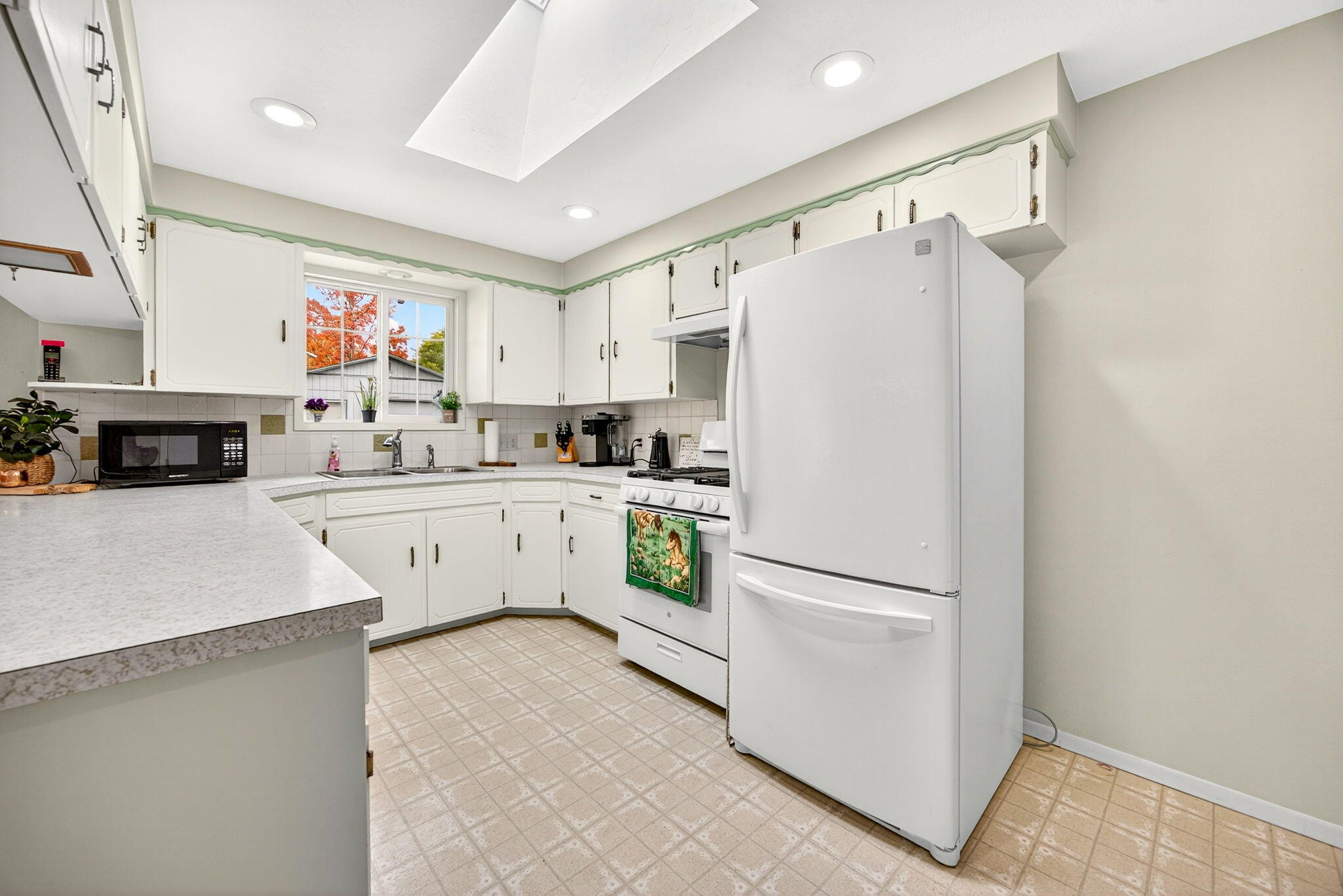 3496 Edella Street Central Point, OR 97502 - Photo 18 of 38 ApxES00036