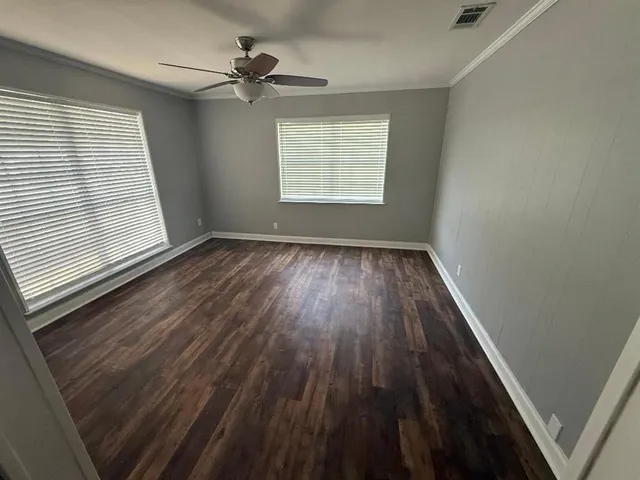 $228,500 | 300 South Joyce Street, Lacy-Lakeview, TX 76705