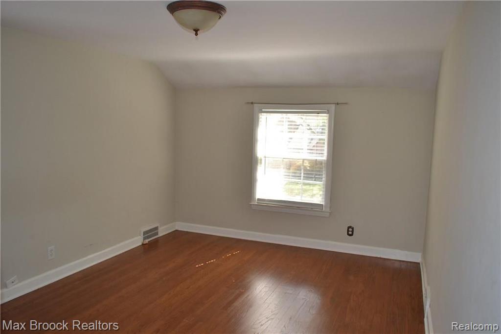 53 Amherst Road Pleasant Ridge, MI 48069 - Photo 14 of 20