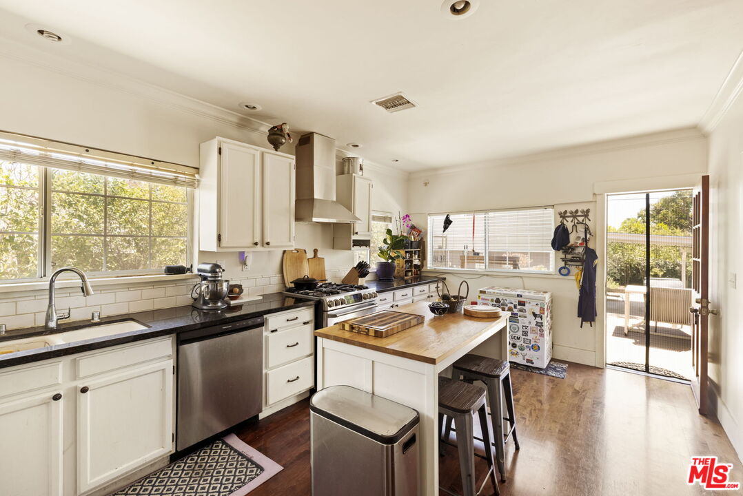 1740 Whitefield Road Pasadena, CA 91104 - Photo 13 of 44