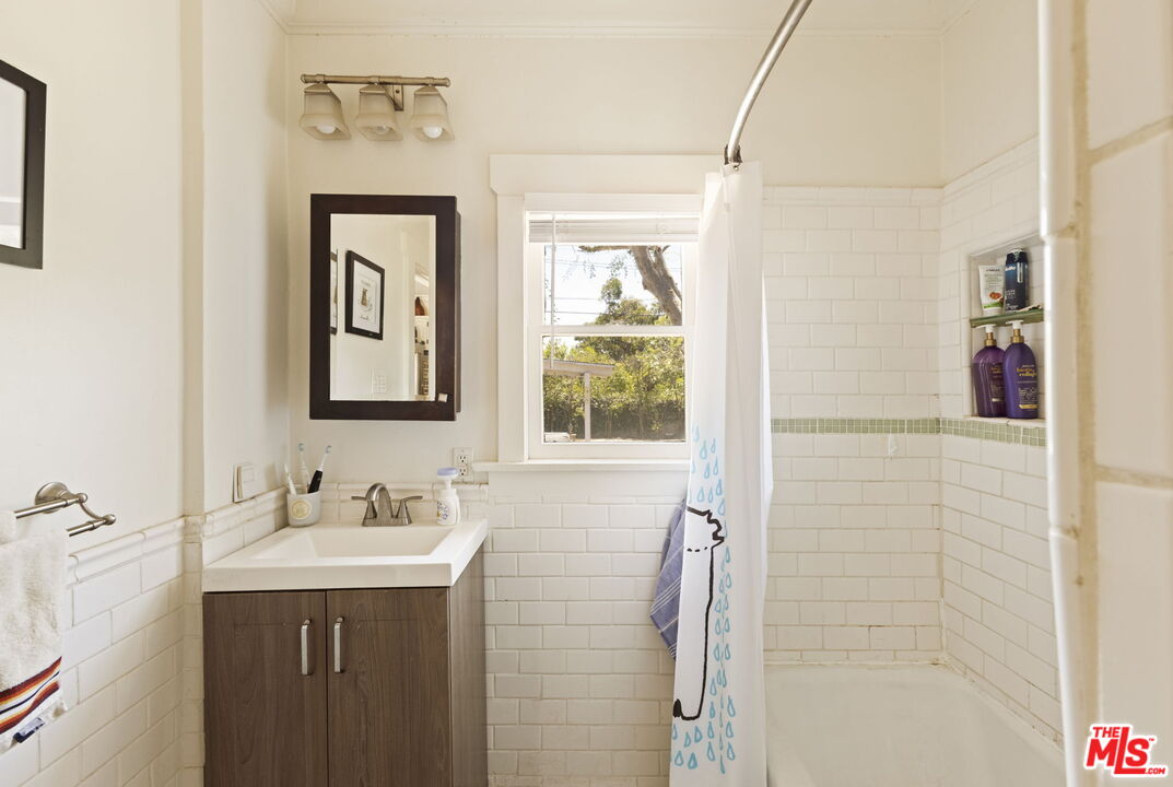 1740 Whitefield Road Pasadena, CA 91104 - Photo 17 of 44