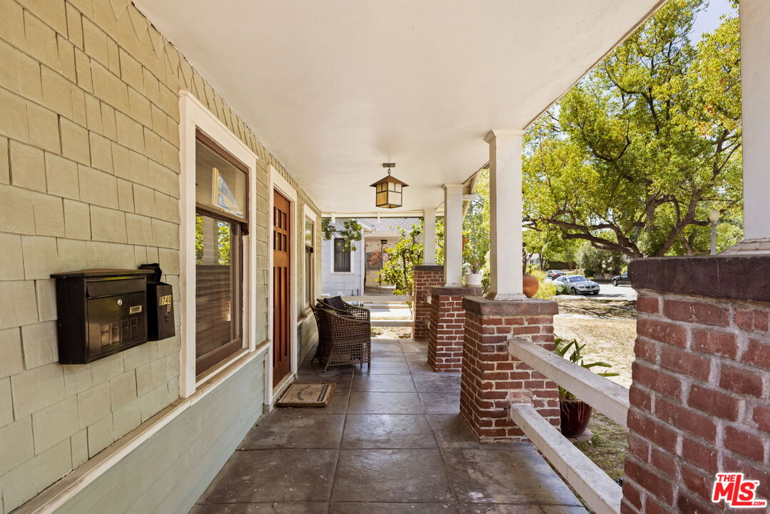 1740 Whitefield Road Pasadena, CA 91104 - Photo 4 of 44