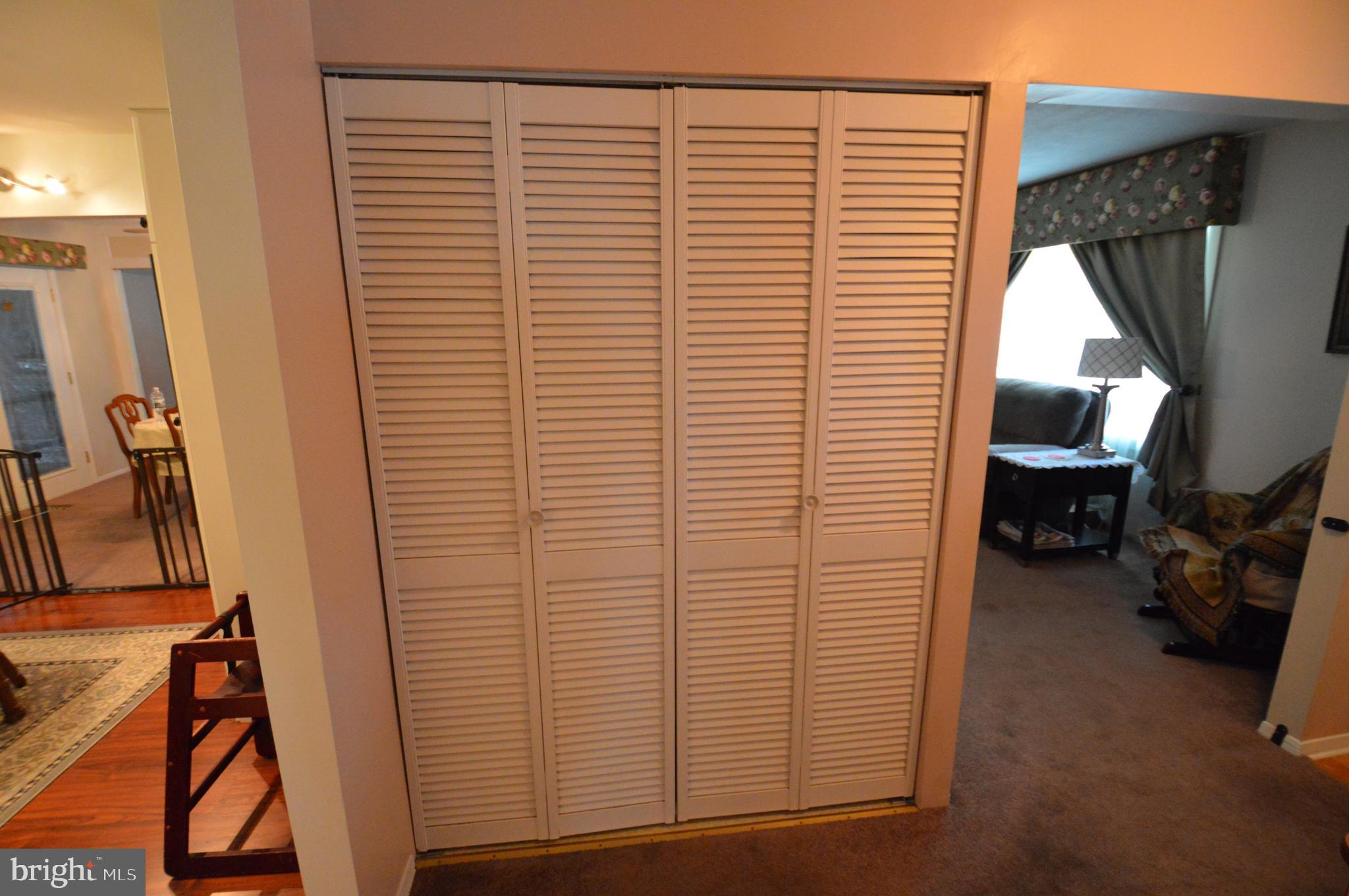 27 Compton Way Hamilton, NJ 08690 - Photo 14 of 32 Gallery Image 14