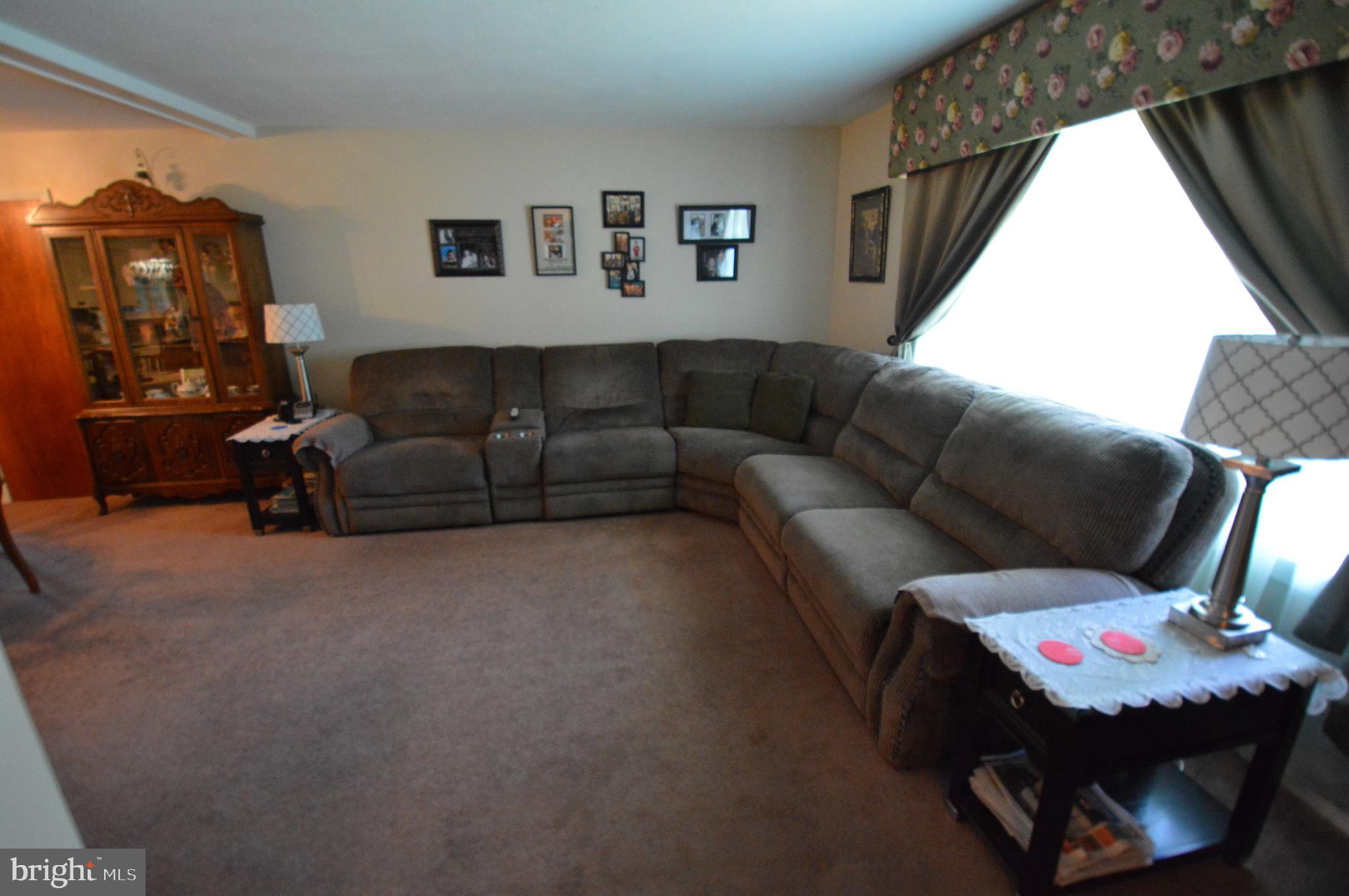 27 Compton Way Hamilton, NJ 08690 - Photo 5 of 32 Gallery Image 5
