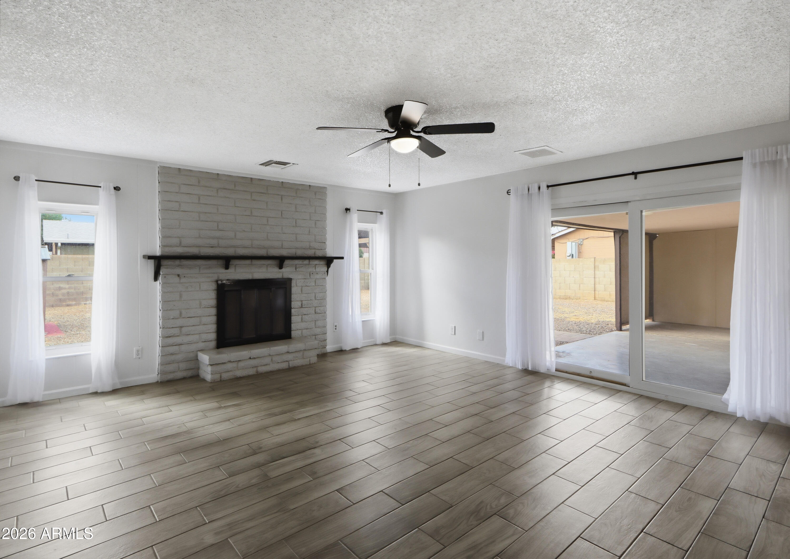 3749 West Dailey Street Phoenix, AZ 85053 - Photo 14 of 38 Dailey-14