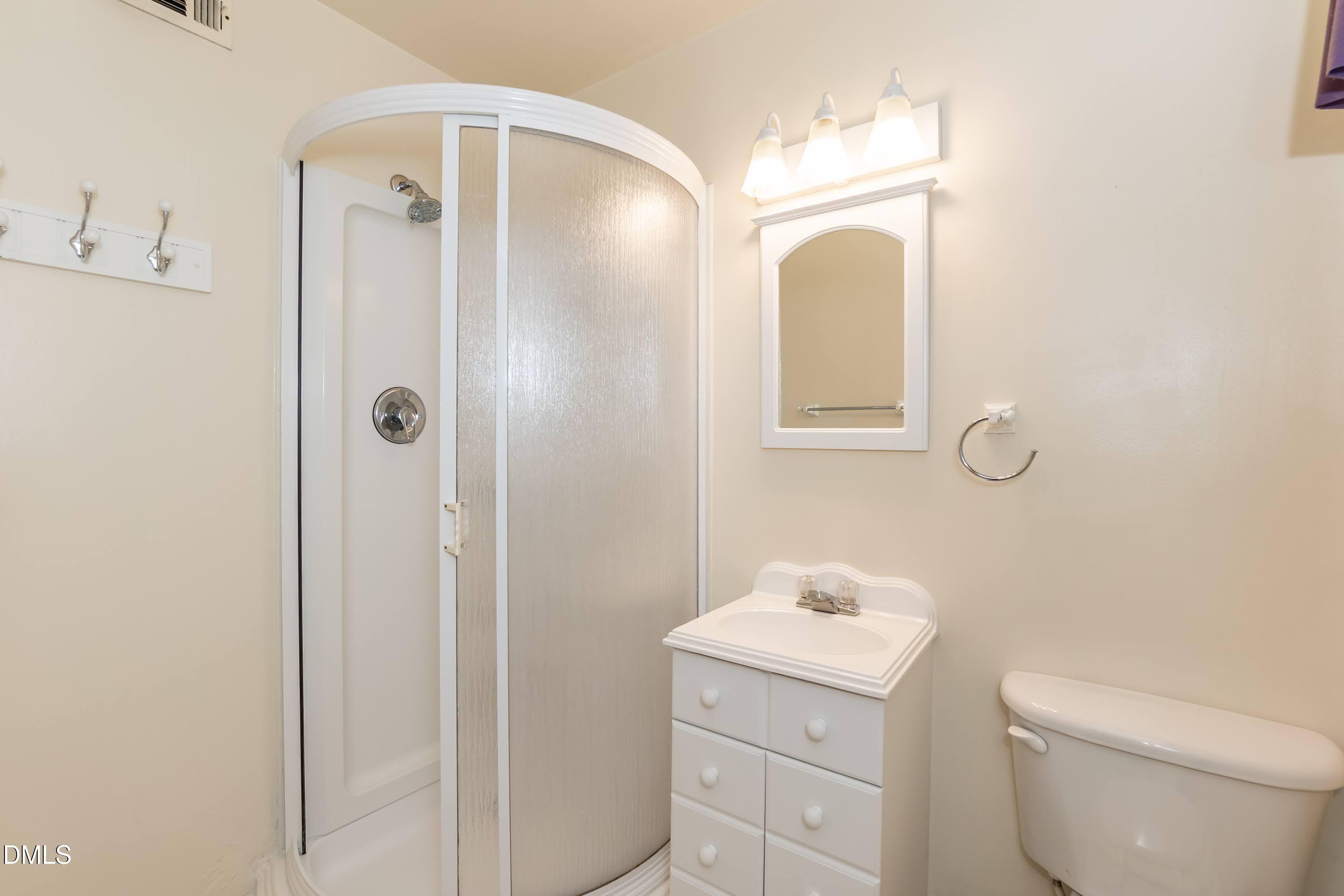 4009 Fiesta Road Durham, NC 27703 - Photo 26 of 37 Bathroom 02