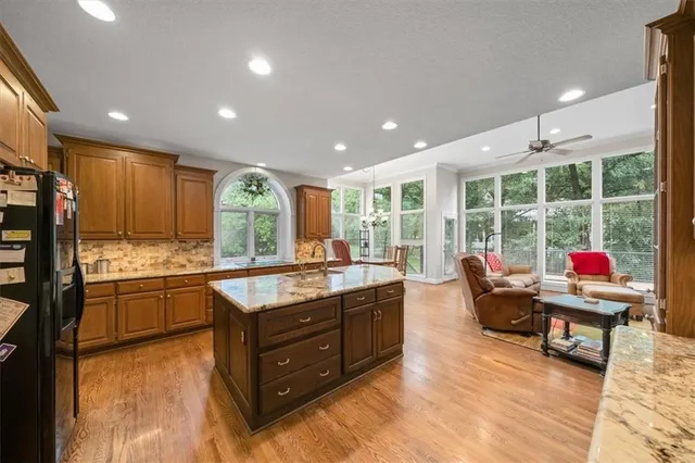 $900,000 | 3609 Iron Horse Court, Leawood, KS 66224