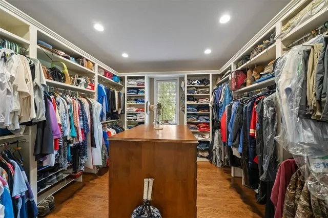 $900,000 | 3609 Iron Horse Court, Leawood, KS 66224