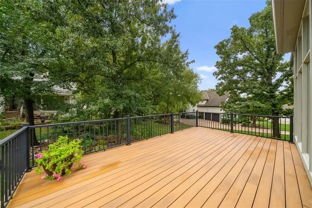 $900,000 | 3609 Iron Horse Court, Leawood, KS 66224