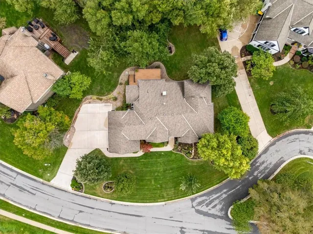 $900,000 | 3609 Iron Horse Court, Leawood, KS 66224