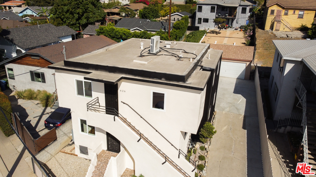 628 Silver Boulevard Los Angeles, CA 90026 - Photo 3 of 22 a terrace of a house with outdoor seating