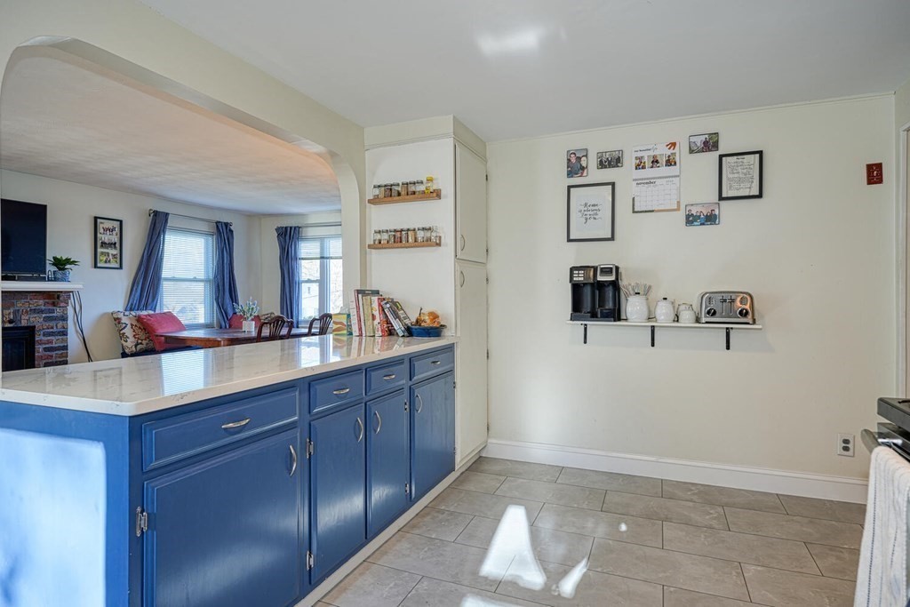 9 Parkview Road Woburn, MA 01801 - Photo 10 of 31 Gallery Image 10