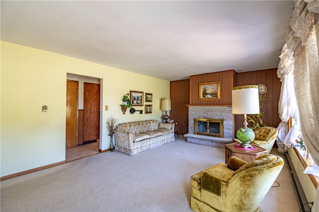 3335 Nevada Road Decatur, IL 62522 - Photo 6 of 46 Living Room