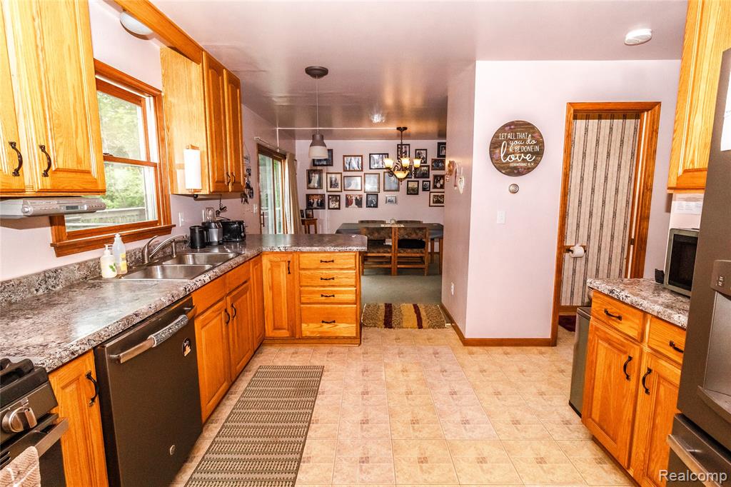 4898 Mt Morris Road Columbiaville, MI 48421 - Photo 3 of 60