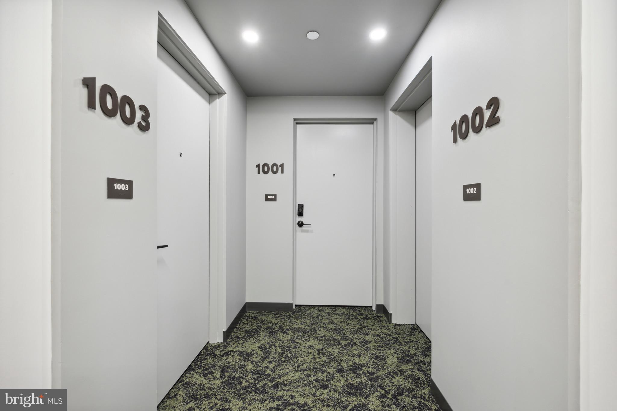 569 North 5th Street, Unit 830 Philadelphia, PA 19123 - Photo 12 of 46 a view of a hallway