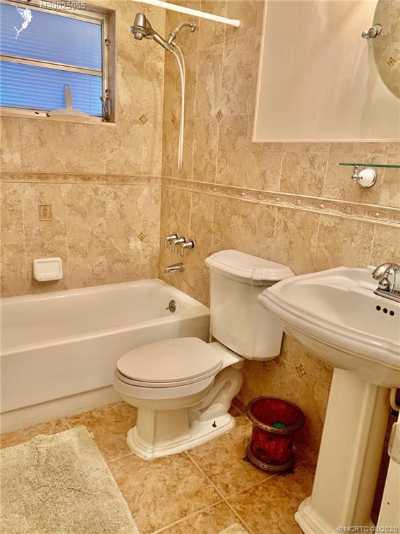 405 Robalo Court Stuart, FL 34996 - Photo 4 of 11 Gallery Image 4