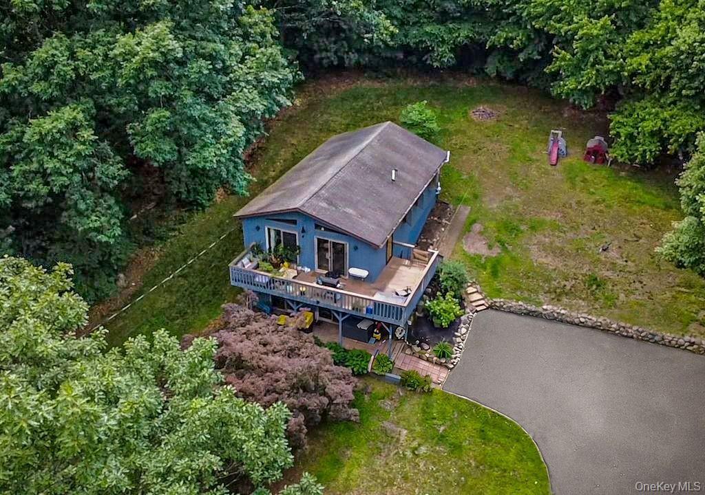 20 Ernst Road Cortlandt Manor, NY 10567 - Photo 1 of 27