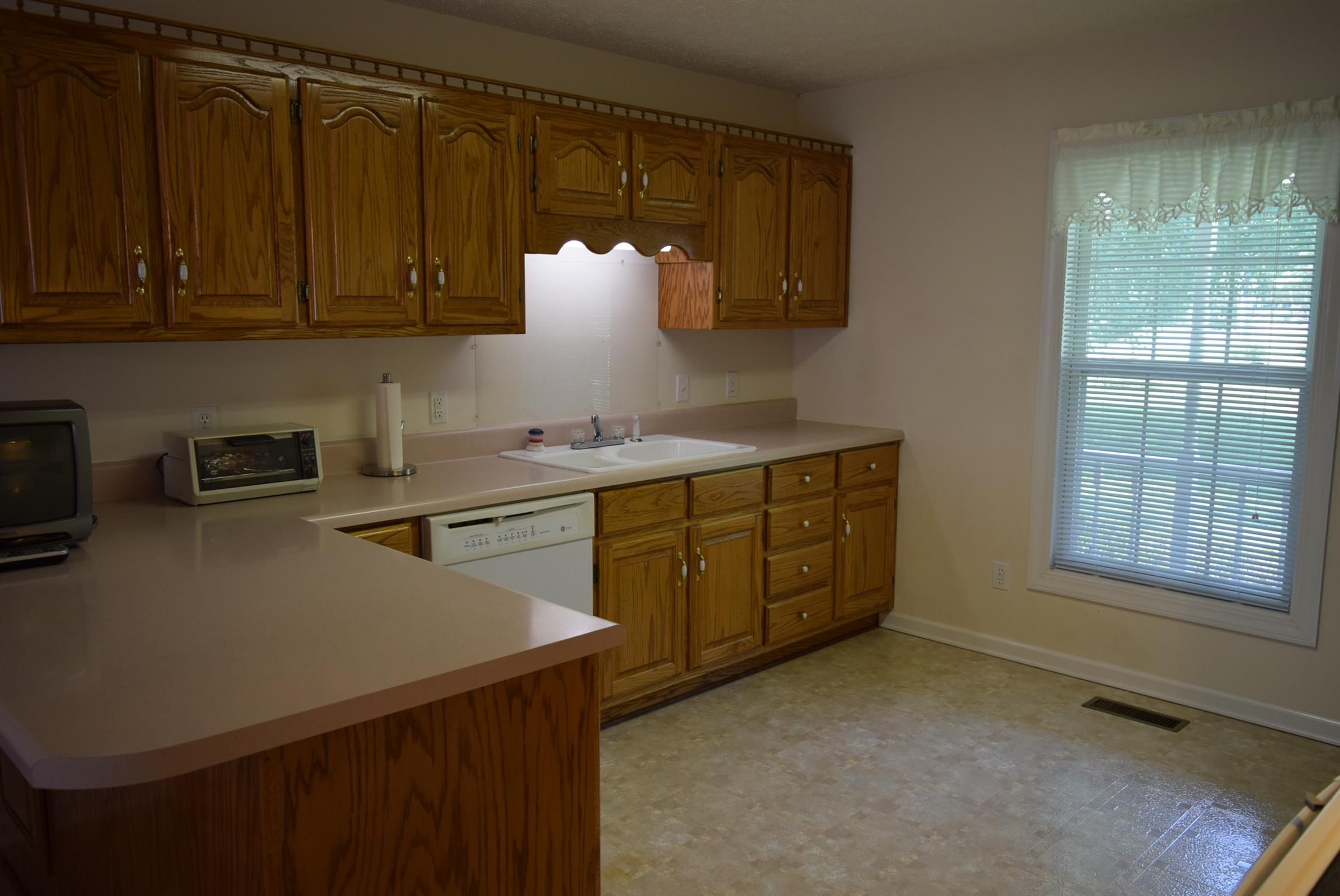 453 Brandon Road Manchester, TN 37355 - Photo 4 of 21