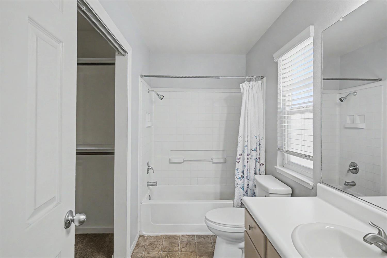 204 Gelf Lane Modesto, CA 95357 - Photo 20 of 29 Primary bathroom, walk in closet.