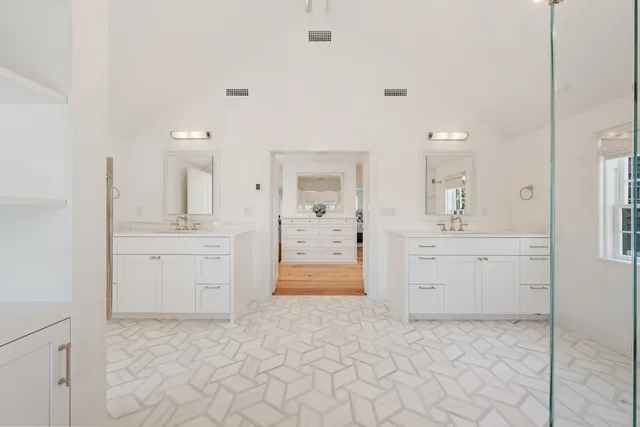 $10,995,000 | 15 North Water Street, Nantucket, MA 02554