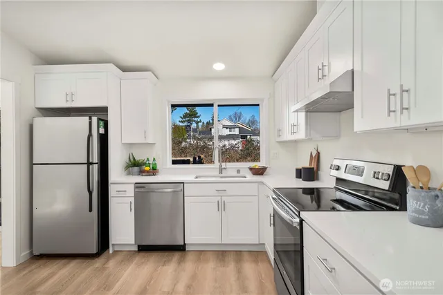 $900,000 | 719 213th Street Southeast, Bothell, WA 98021