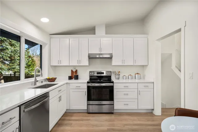 $900,000 | 719 213th Street Southeast, Bothell, WA 98021