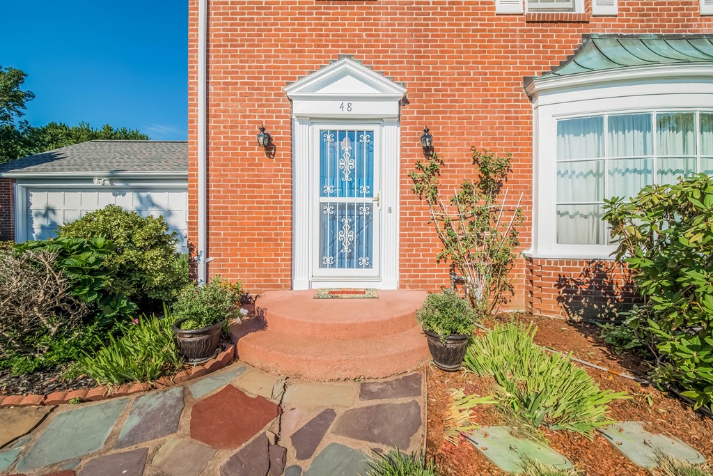 48 Dayton Street Springfield, MA 01118 - Photo 4 of 27 Gallery Image 4