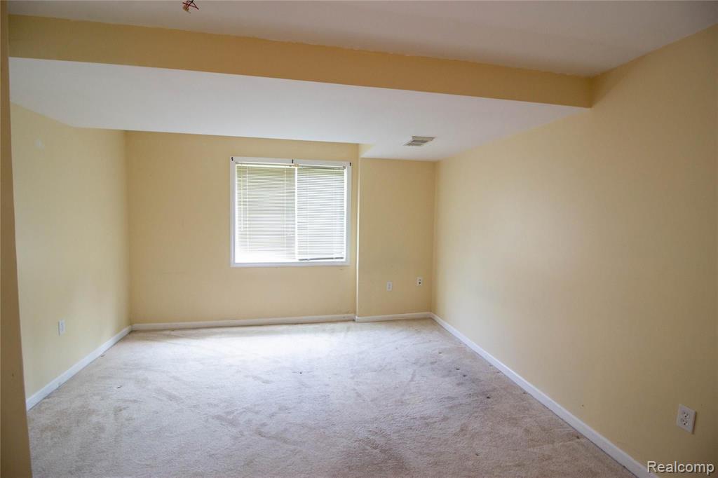 3079 Kilburn Road West Rochester Hills, MI 48306 - Photo 32 of 40