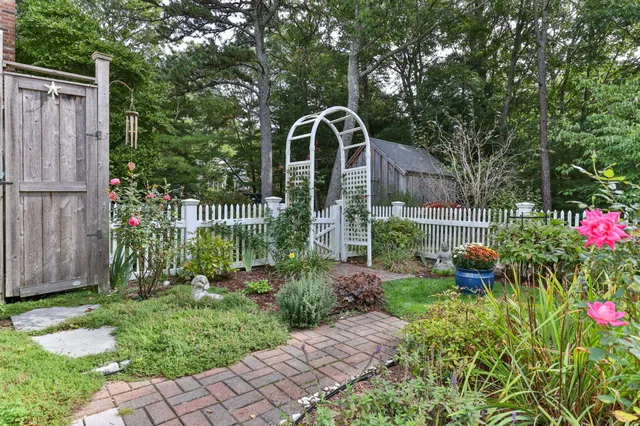 $842,500 | 97 Roosevelt Road, Cotuit, MA 02635