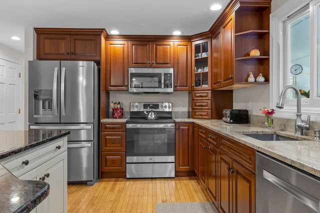 $842,500 | 97 Roosevelt Road, Cotuit, MA 02635