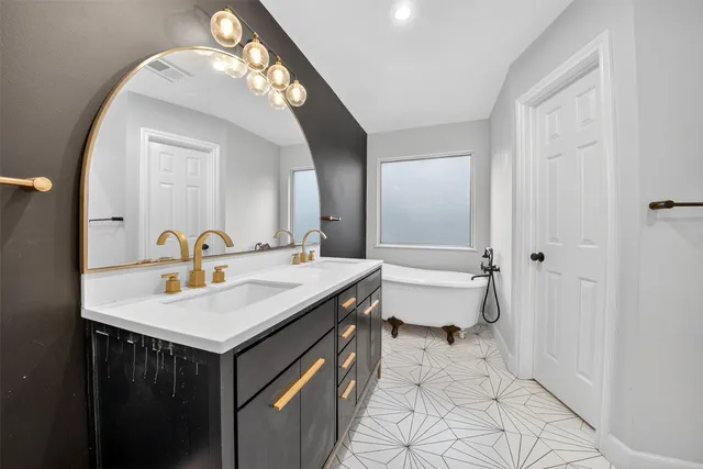 $1,990 | 17002 Analisa Circle, Houston, TX 77084