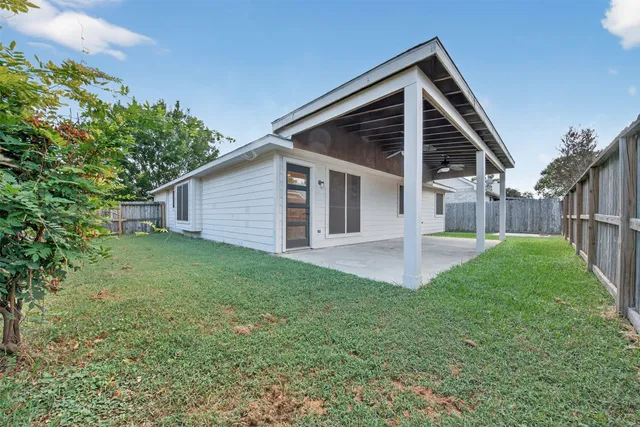 $1,990 | 17002 Analisa Circle, Houston, TX 77084