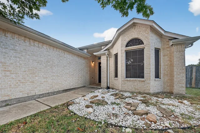 $1,990 | 17002 Analisa Circle, Houston, TX 77084