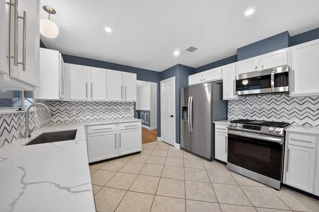 $1,990 | 17002 Analisa Circle, Houston, TX 77084