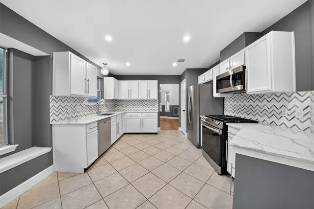 $1,990 | 17002 Analisa Circle, Houston, TX 77084