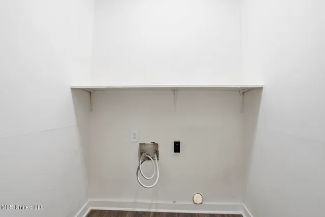 $99,900 | 215 Windsor Drive, Jackson, MS 39209