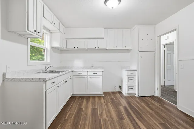 $99,900 | 215 Windsor Drive, Jackson, MS 39209