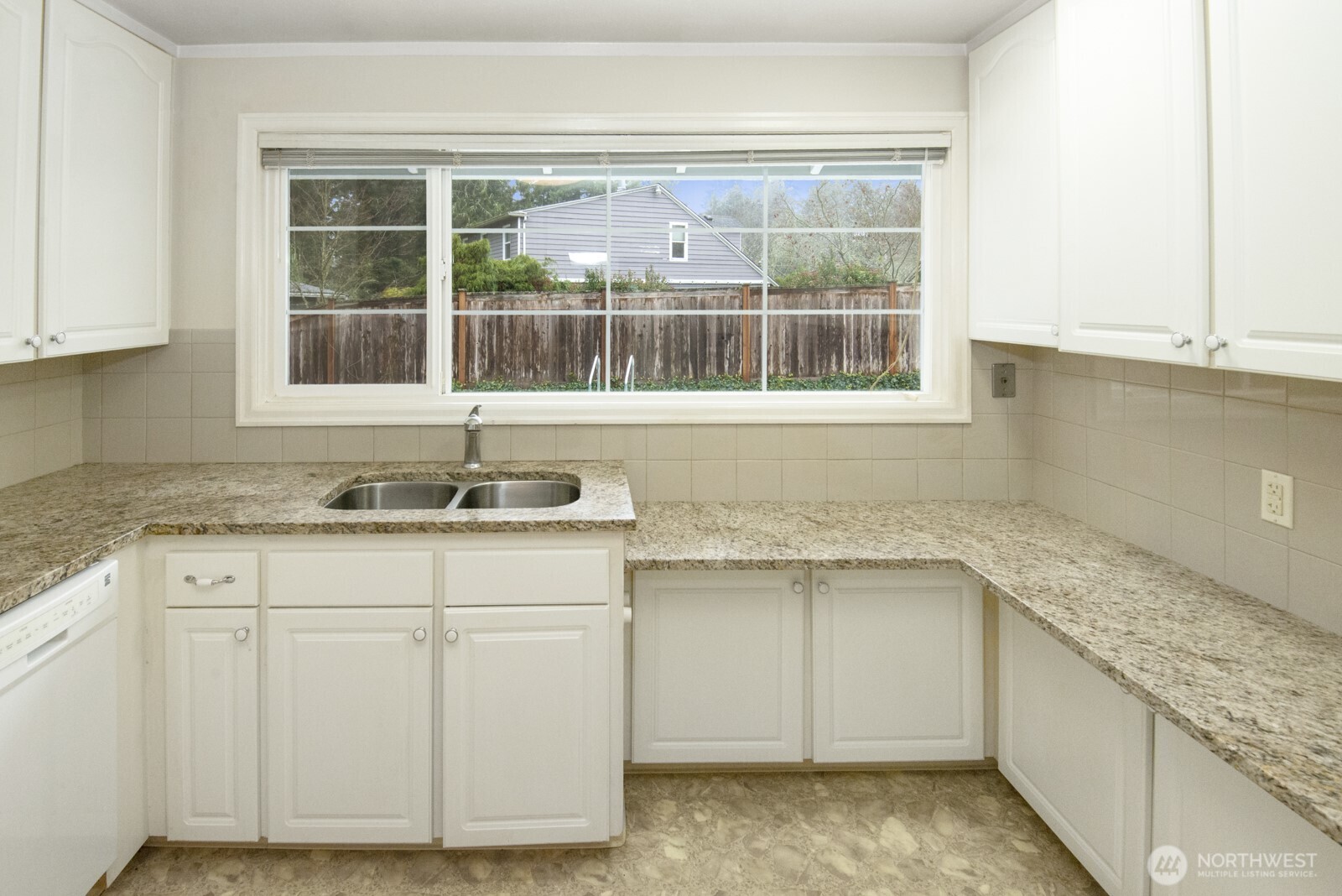 9318 Hipkins Road Southwest Lakewood, WA 98498 - Photo 11 of 31