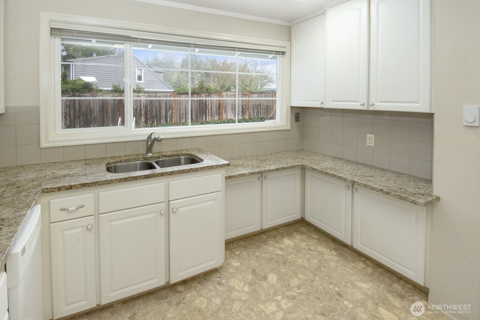 9318 Hipkins Road Southwest Lakewood, WA 98498 - Photo 15 of 31