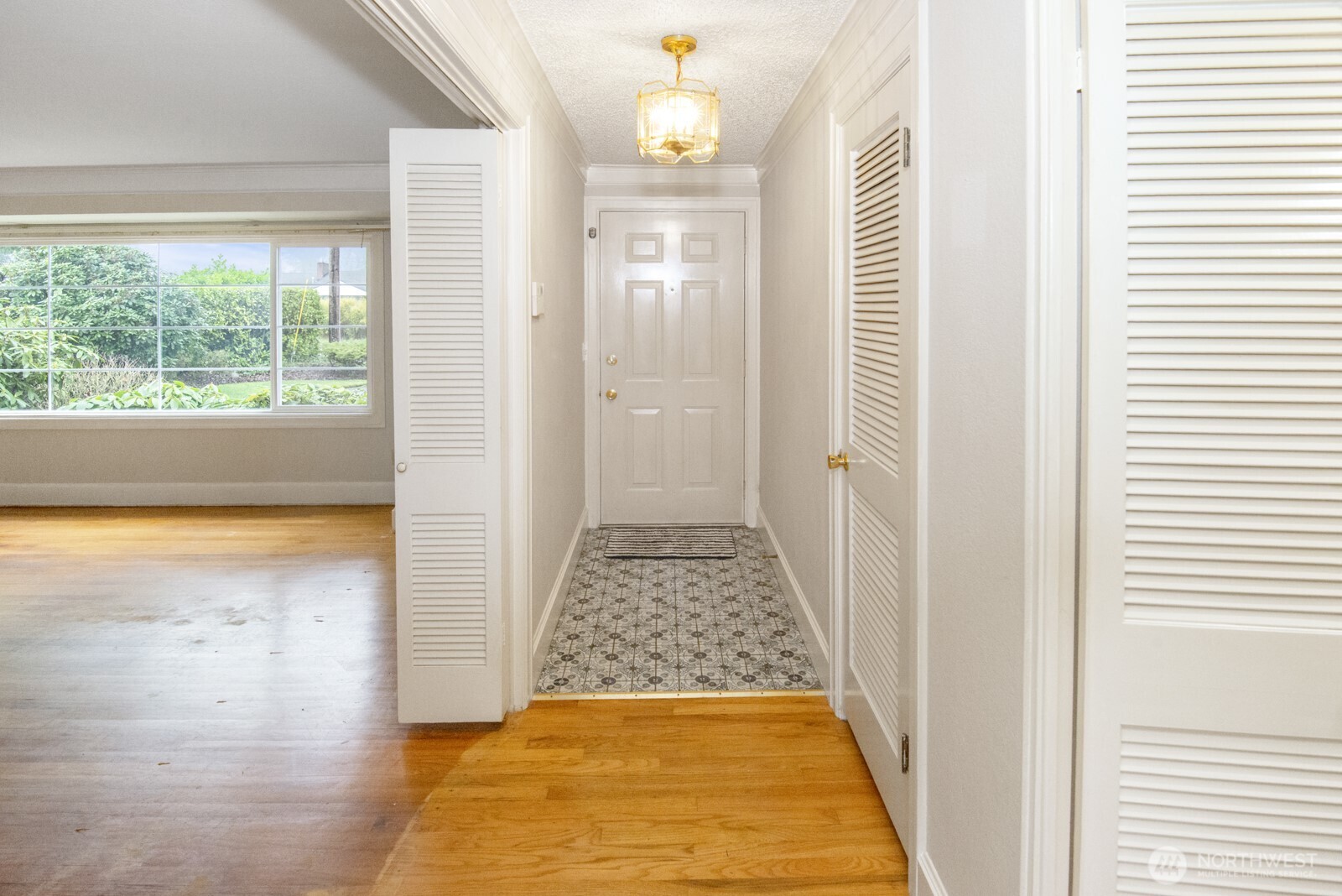 9318 Hipkins Road Southwest Lakewood, WA 98498 - Photo 3 of 31