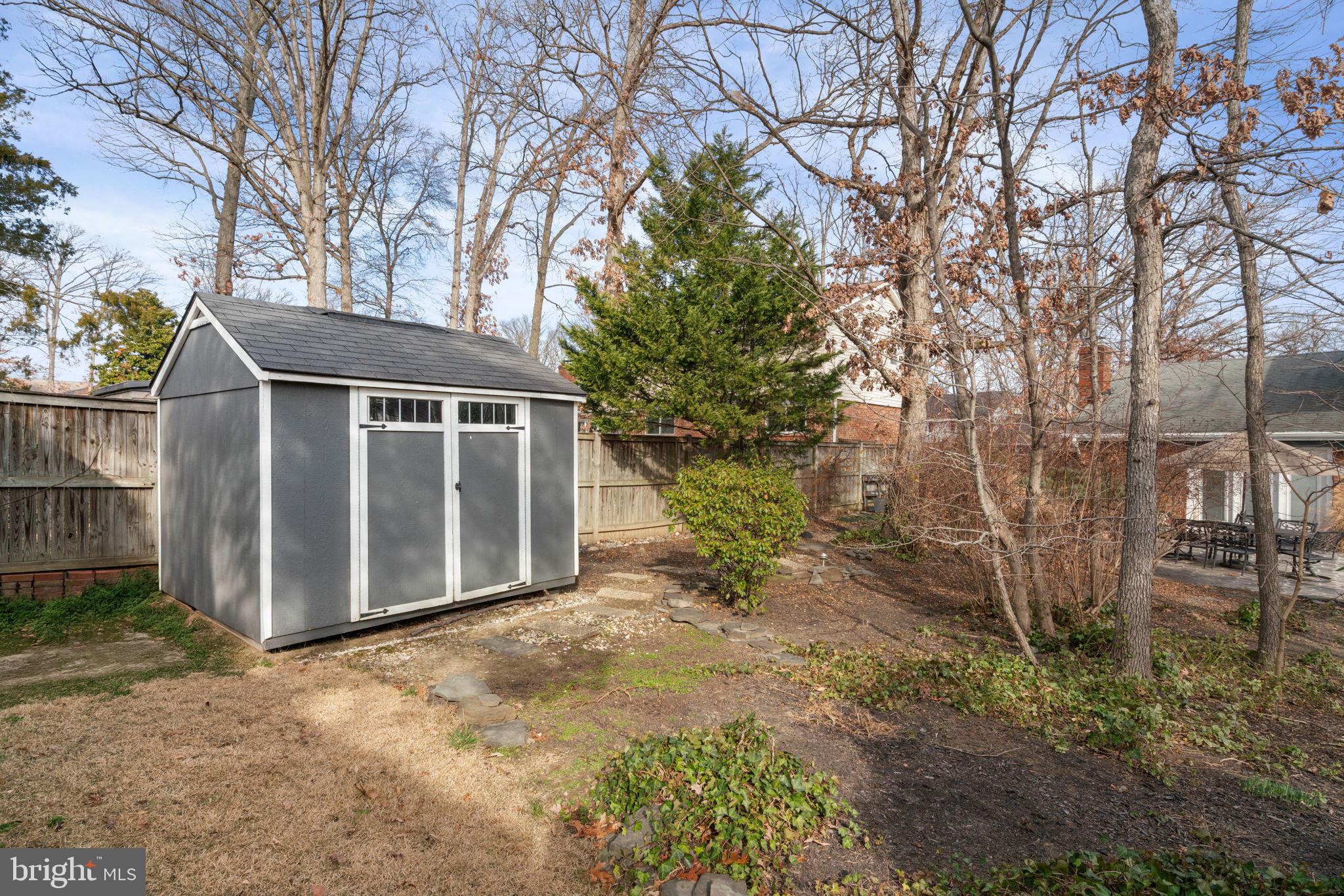 6102 Sherborn Lane Springfield, VA 22152 - Photo 39 of 51 a view of outdoor space and yard