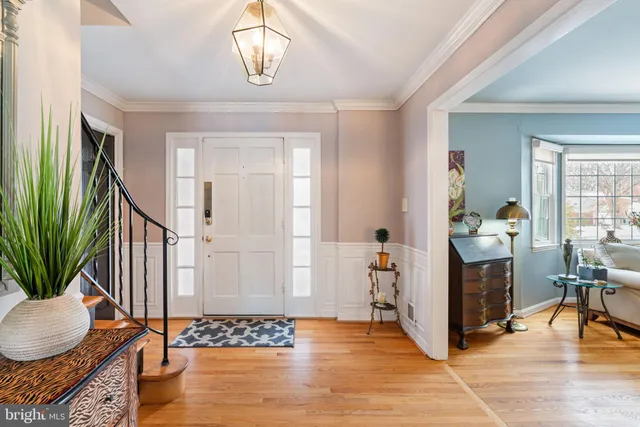 $869,900 | 6102 Sherborn Lane, Springfield, VA 22152