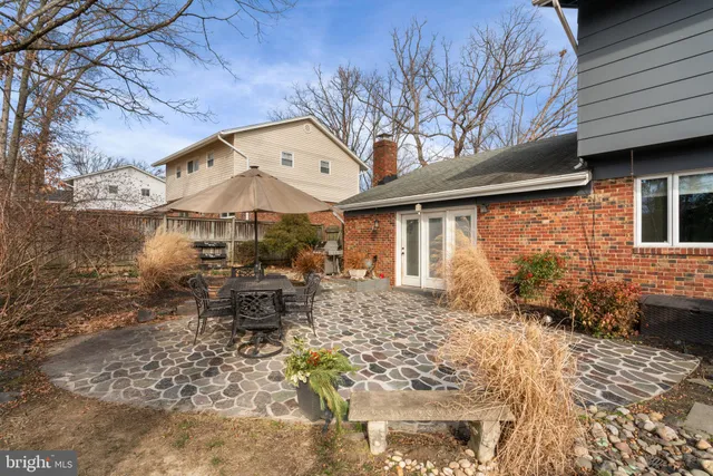 $869,900 | 6102 Sherborn Lane, Springfield, VA 22152