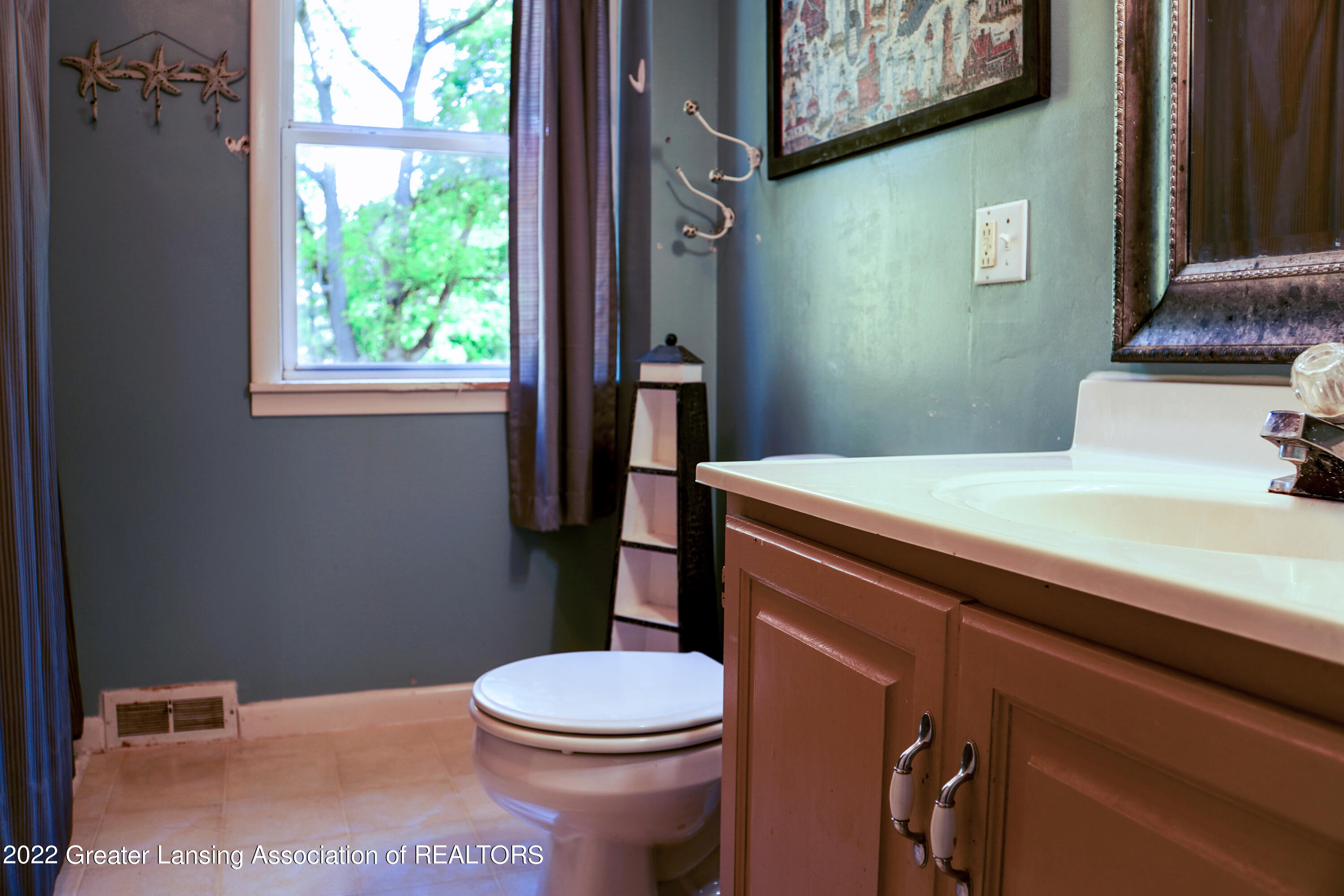 4322 Keller Road Holt, MI 48842 - Photo 17 of 21 Bathroom