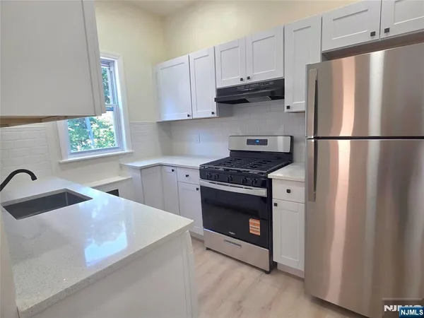 $2,400 | 828-832 Kinderkamack Road, Unit 2, River Edge, NJ 07661