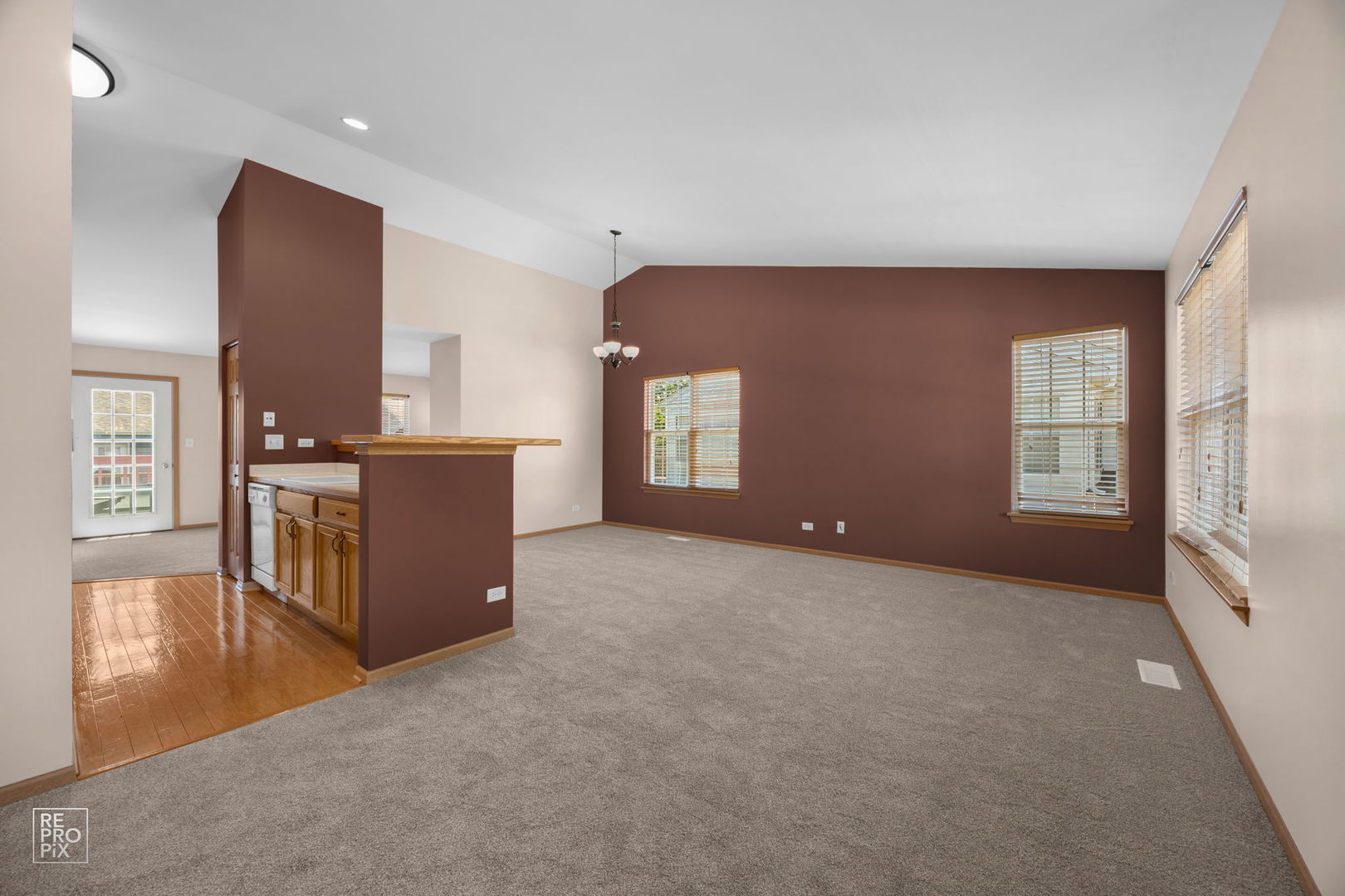 2532 Golf Ridge Circle Naperville, IL 60563 - Photo 2 of 12