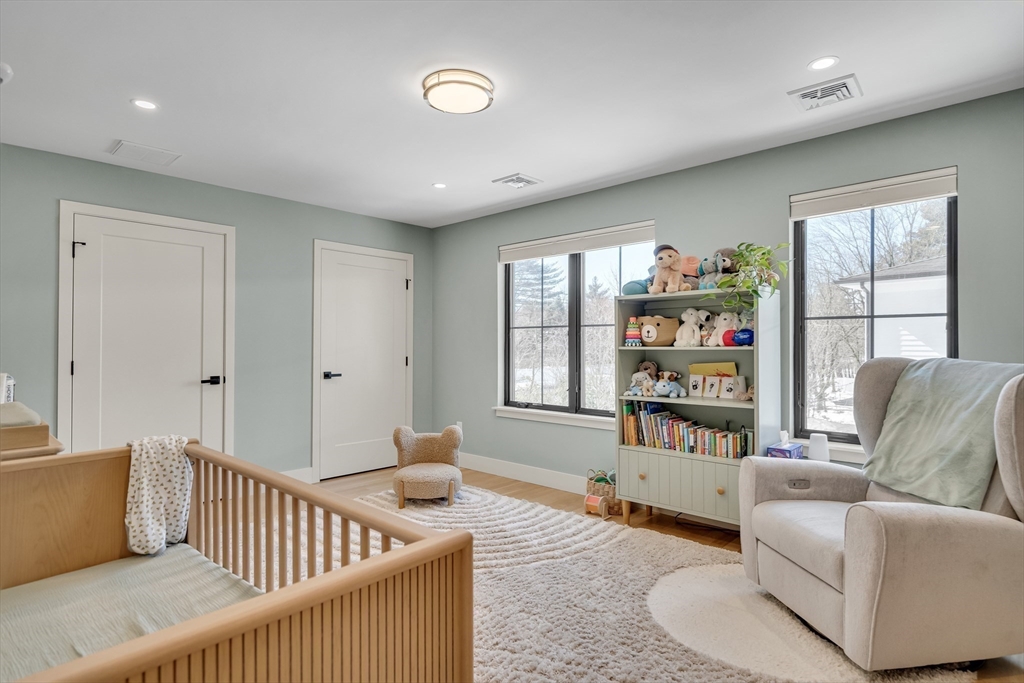 32 Lantern Lane Wellesley, MA 02481 - Photo 23 of 41