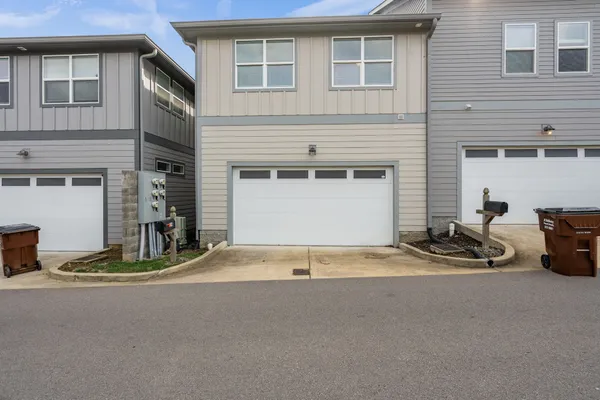 $2,655 | 214 Croleywood Lane, Nashville, TN 37209