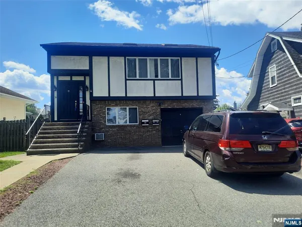 $3,300 | 74 Delford Avenue, Unit 2, Bergenfield, NJ 07621